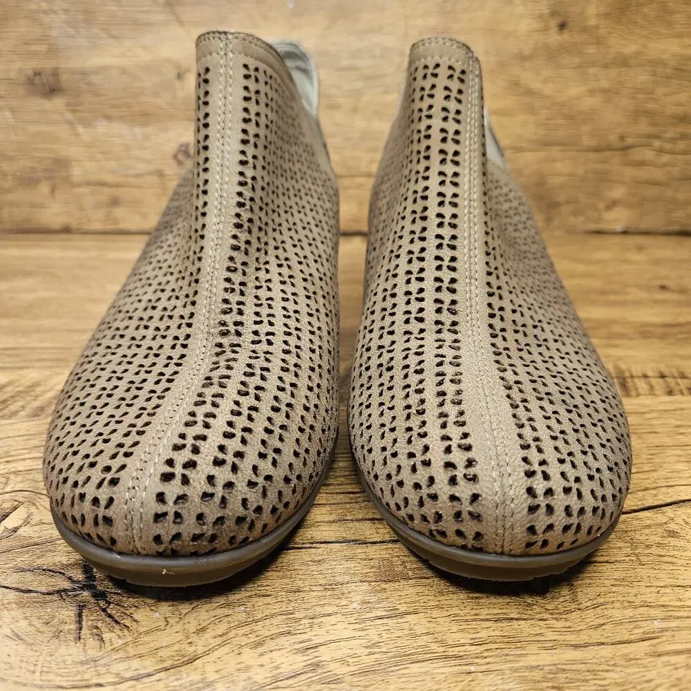 Abeo Nevis Tan Perforated Leather stretch Ankle Bootie boot size 7.5 Womens